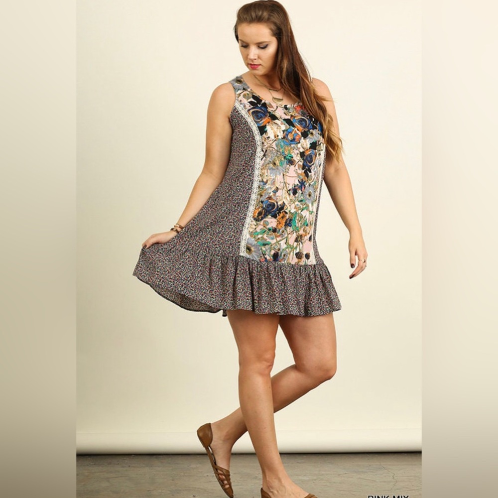 Umgee sleeveless lace front dress.